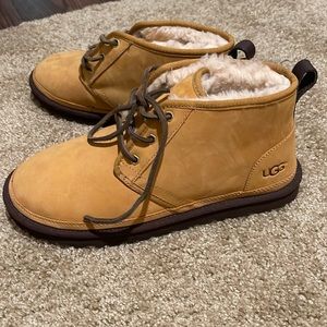 Men uggs no box